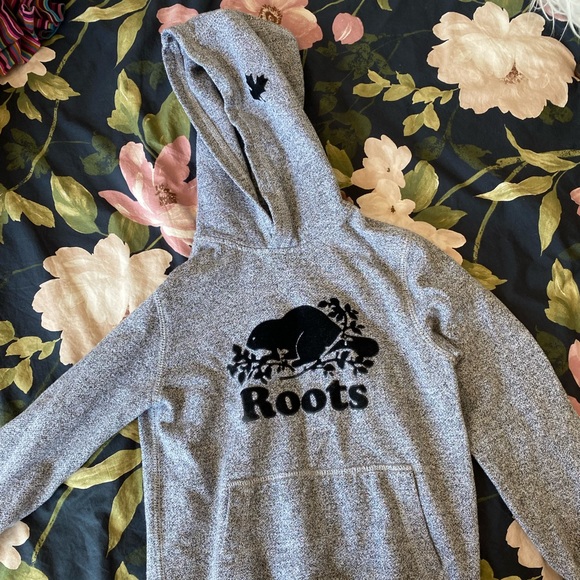 Roots Sweatshirt Kids size Medium Like New / Salt and Pepper - Picture 1 of 5